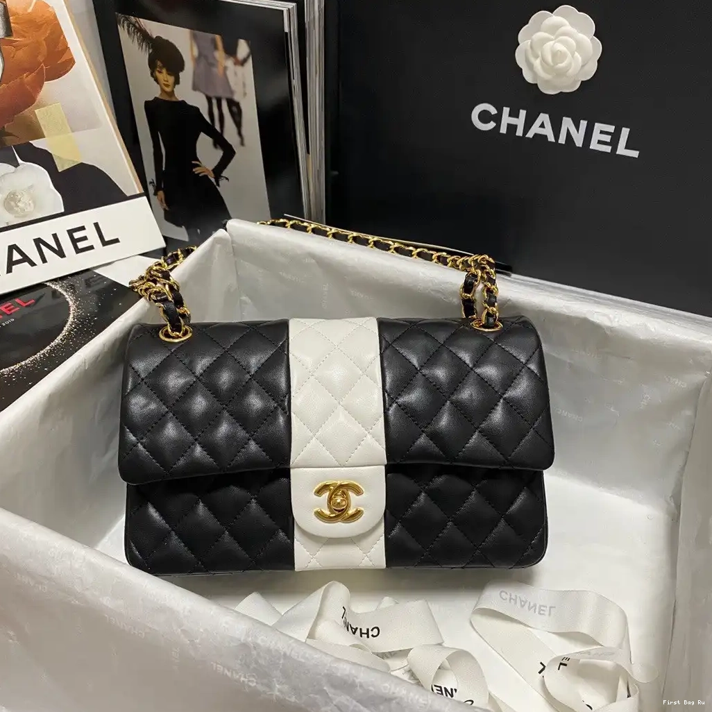 First Bag Ru CHANEL HANDBAG CHANELASSIC 0626